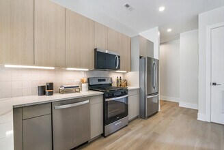 5753 N Broadway in Chicago, IL - Building Photo - Building Photo