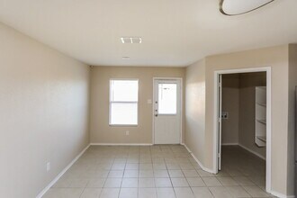 1316 Hazelnut Dr in Fort Worth, TX - Foto de edificio - Building Photo