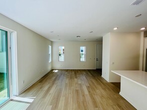 27057 Trail View Ln. in Valencia, CA - Building Photo - Building Photo