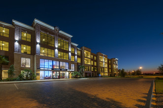 Telfair Lofts in Sugar Land, TX - Foto de edificio - Building Photo