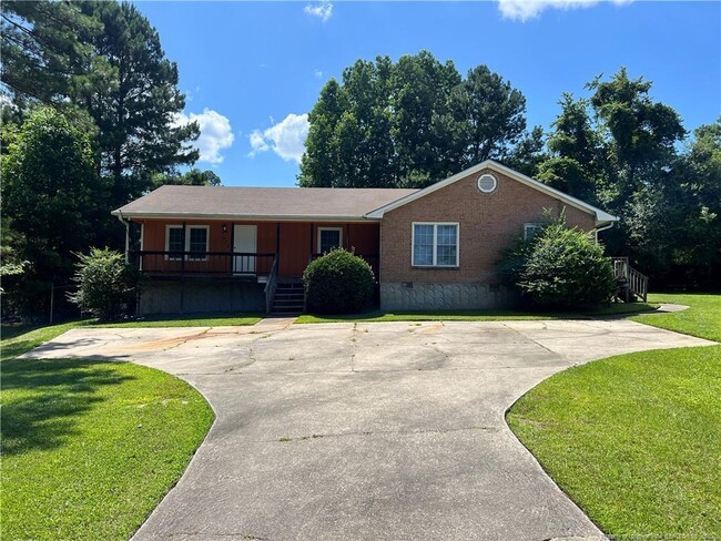 property at 916 Emory Ct