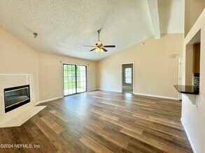 1136 Dorwinion Dr in Jacksonville, FL - Building Photo - Building Photo