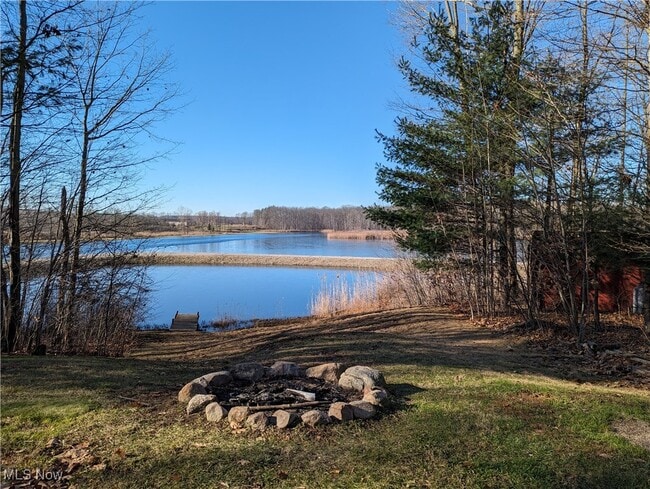 13807 Equestrian Dr in Burton, OH - Building Photo - Building Photo