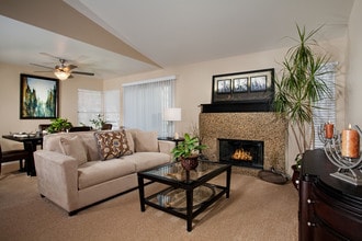 Del Mar in Rancho Cucamonga, CA - Foto de edificio - Building Photo