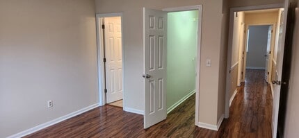 355 Magnolia Drive in Bristol, VA - Building Photo - Building Photo