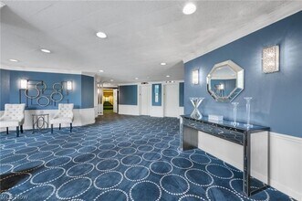 2112 Acacia Park Dr in Lyndhurst, OH - Building Photo - Building Photo