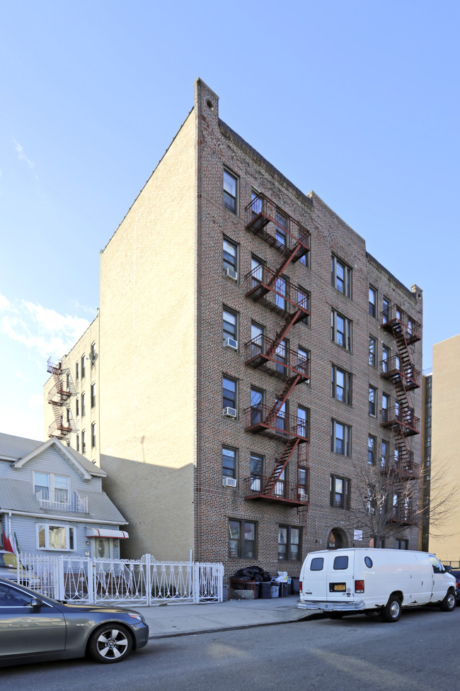 90-38 170th St in Jamaica, NY - Building Photo - Building Photo