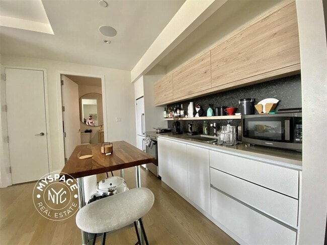 1068 Fulton St, Unit 7B in Brooklyn, NY - Building Photo - Building Photo