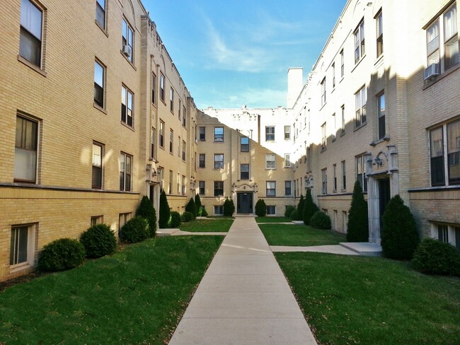 4600 N. Winchester / 1940-54 W. Wilson in Chicago, IL - Building Photo - Building Photo