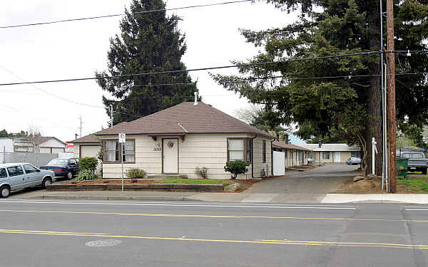 309-317 SE 148th Ave in Portland, OR - Building Photo