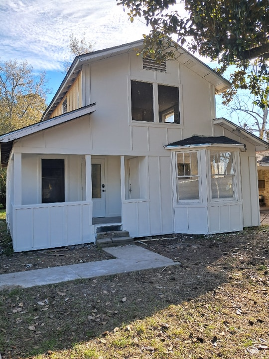 2351 Dukes Ave in Mobile, AL - Foto de edificio