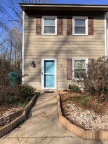 303 Haltiwanger Rd in Greenwood, SC - Building Photo