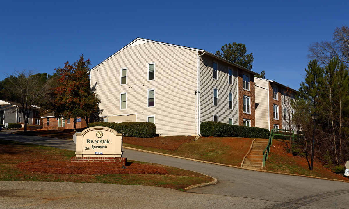 River Oaks in Columbia, SC - Building Photo