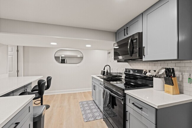 651 Columbia Rd NW in Washington, DC - Building Photo - Building Photo