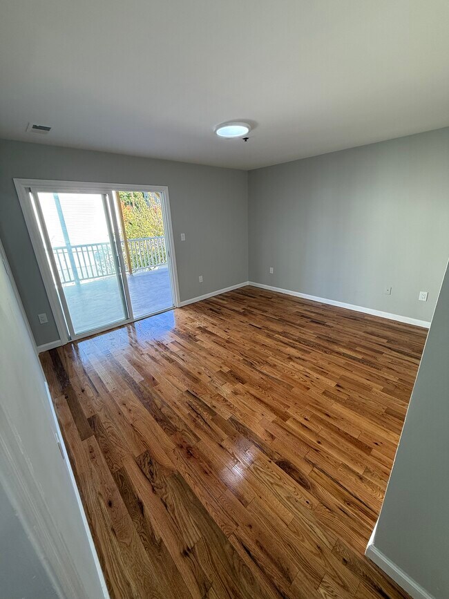 535 Central Ave, Unit 2 in Newark, NJ - Building Photo - Building Photo