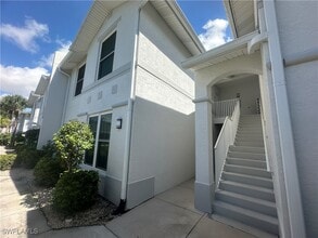 1320 Charleston Square Dr in Naples, FL - Building Photo - Building Photo
