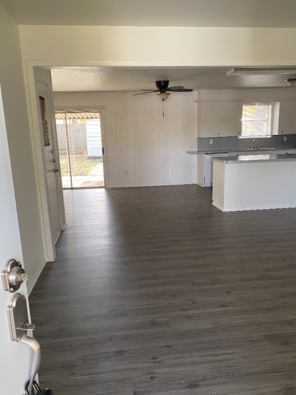 137 Hardy Ave in Corsicana, TX - Foto de edificio - Building Photo