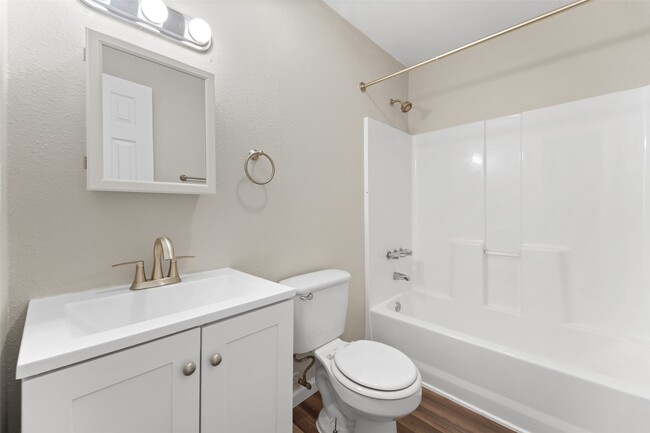 44422 US-290 BUS in Prairie View, TX - Building Photo - Building Photo