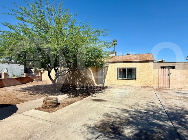 property at 3238 W Garfield St