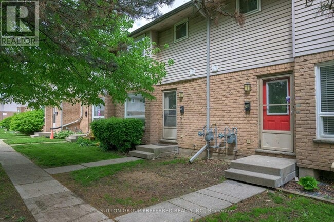 property at 550-550 Second St