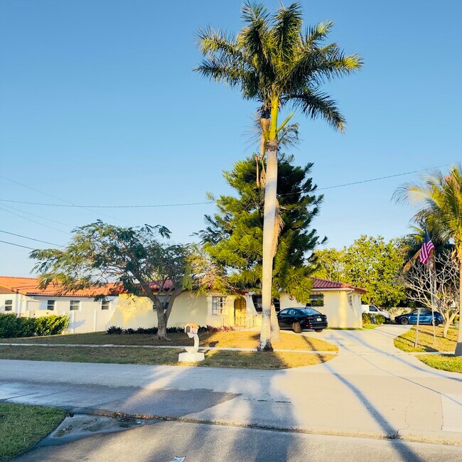 property at 416 San Mateo Dr