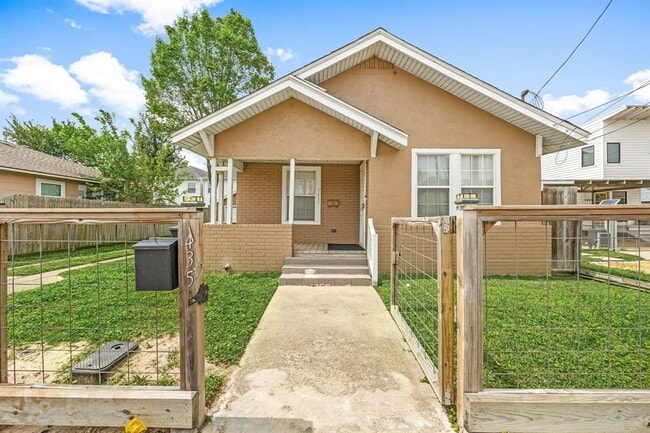 1435 N Durham Dr in Houston, TX - Building Photo - Building Photo