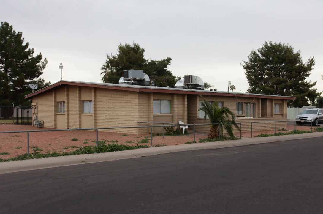 5926 W Rose Ln in Glendale, AZ - Building Photo