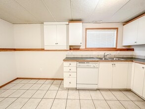 5120-5142 Street in Olds, AB - Building Photo - Building Photo