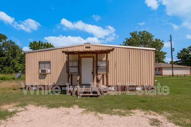 136 Johnnie St in Trinity, TX - Building Photo - Building Photo