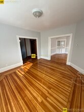 64 Willow Ave, Unit 2 in Somerville, MA - Building Photo - Building Photo