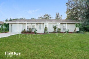 2582 Lake View Blvd in Port Charlotte, FL - Building Photo