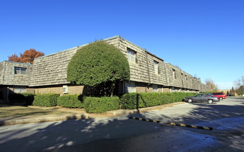 Coachlight Apartments in Oklahoma City, OK