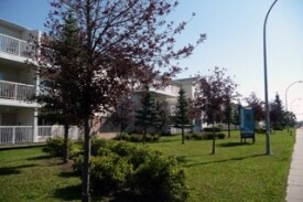 Nova Manor in Edmonton, AB - Building Photo
