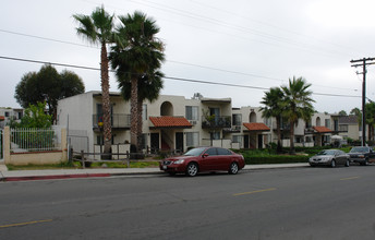 Sandalwood Apartments in Vista, CA - Building Photo - Building Photo