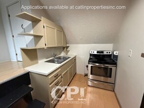 421 1/2 17th Ave in Longview, WA - Building Photo - Building Photo