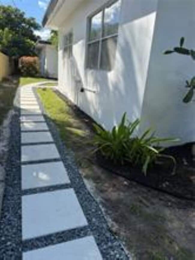 1827 N Dixie Hwy, Unit 2