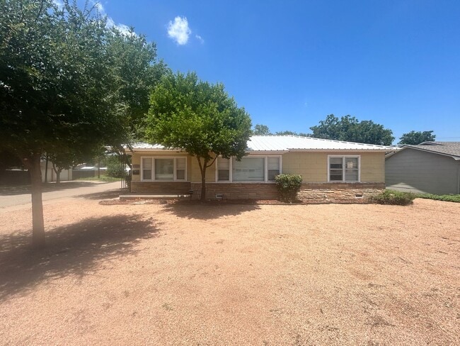 3820 32nd St in Lubbock, TX - Building Photo - Building Photo