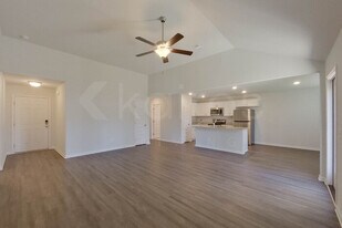 124 Mountain Holly Rd in Springfield, GA - Building Photo