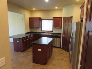 1810 23rd Ave NW in Minot, ND - Building Photo - Building Photo