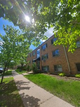 Iris Park Apartments in St. Paul, MN - Building Photo - Building Photo