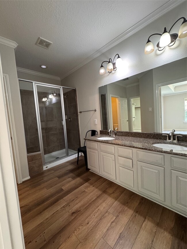 property at 137 E Montfair Blvd