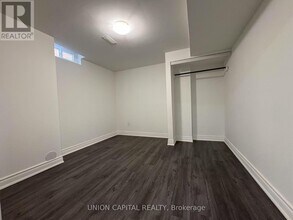 21 Natanya Blvd in Georgina, ON - Building Photo - Building Photo