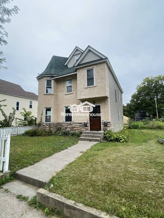 2828 15th Ave S in Minneapolis, MN - Building Photo
