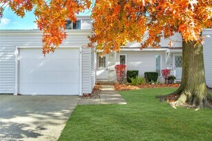 267 Deepwood Dr in Wadsworth, OH - Building Photo