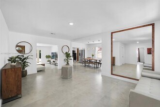 620 SW 22nd Rd in Miami, FL - Building Photo - Building Photo