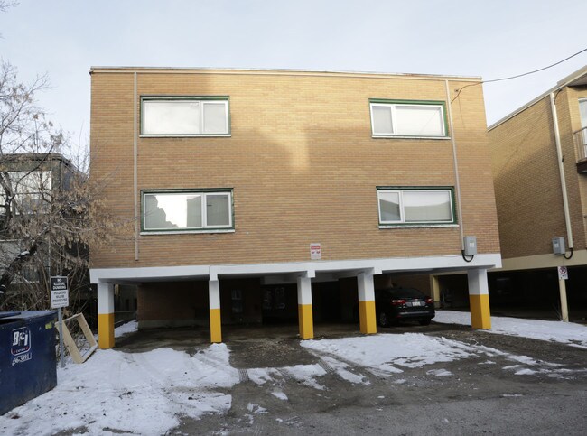 Mount Royal Apartments in Calgary, AB - Building Photo - Building Photo