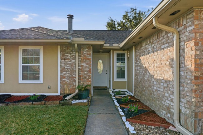 2805 Pickett Dr in League City, TX - Building Photo - Building Photo