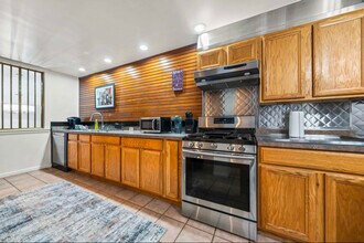 383 Oxford St in Rochester, NY - Building Photo - Building Photo