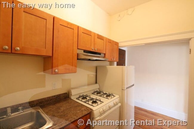 2 Ware St in Cambridge, MA - Foto de edificio - Building Photo