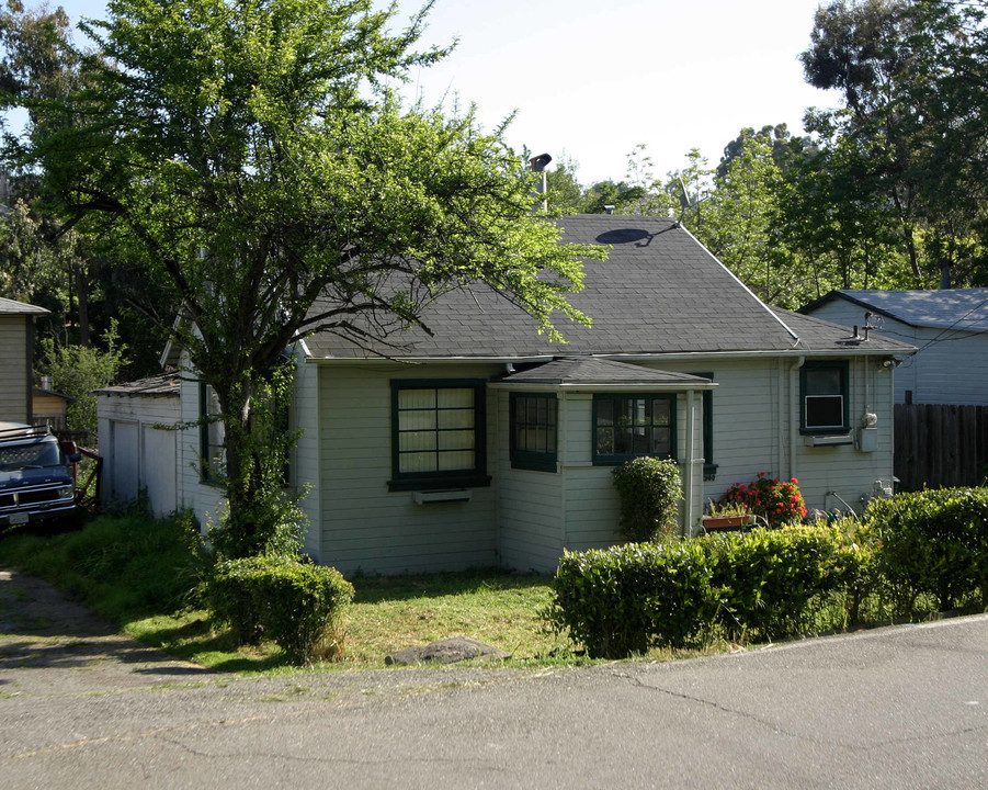 27108-27260 Dobbel Ave in Hayward, CA - Building Photo